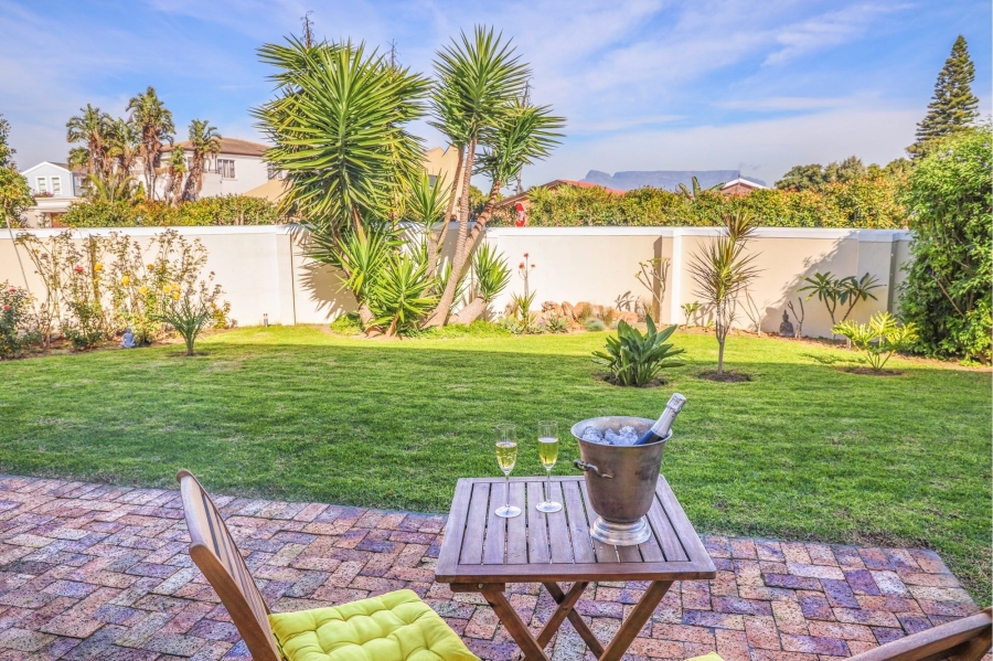 To Let 3 Bedroom Property for Rent in Flamingo Vlei Western Cape